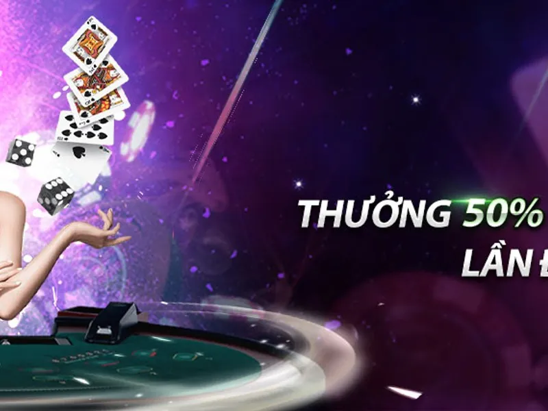 Hình ảnh bàn chơi casino với chip và thẻ, mời gọi người chơi tham gia Onbet